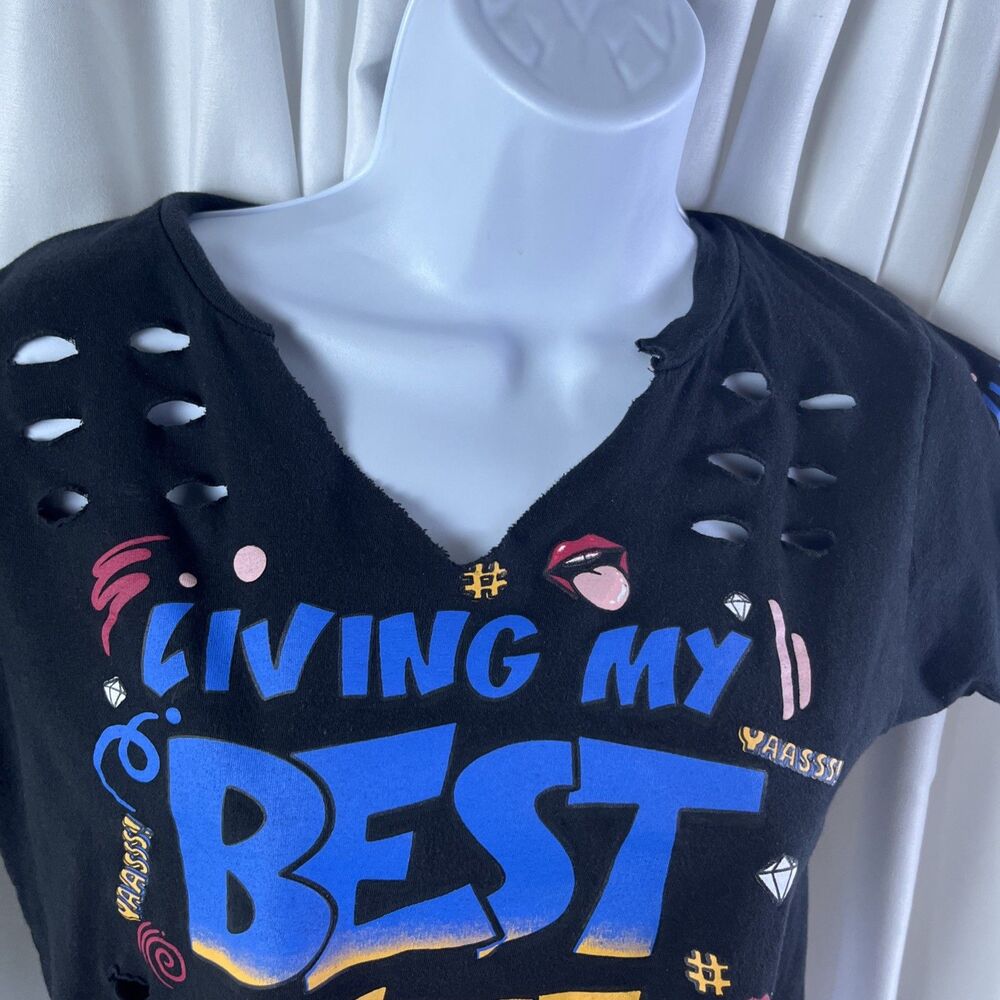 On Fire Women’s Graphic Crop Top Multicolor Size M Living My Best Life Casual - Picture 5 of 9